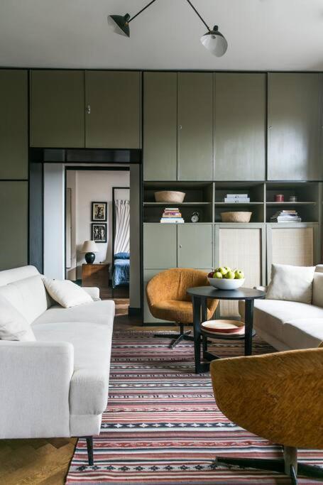 Dark Blue Apartment Варшава Экстерьер фото
